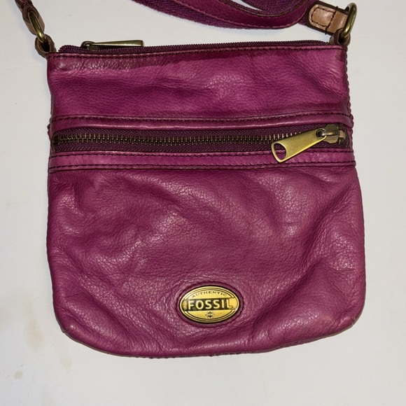 FOSSIL VINTAGE PURPLE/PINK LEATHER CROSSBODY ONE ZIP POCKET OUTSIDE ZIP CLOSURE - Picture 1 of 9